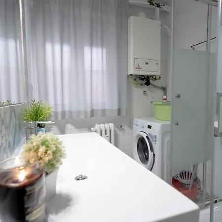 Cristian House דירה