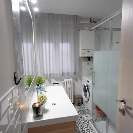 Cristian House דירה *