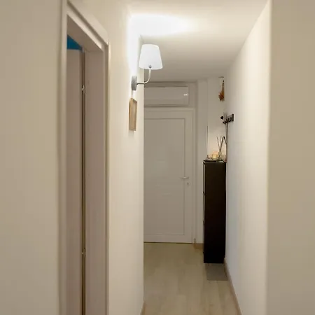 Cristian House דירה