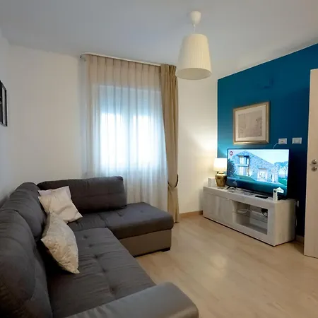 Apartment Cristian House