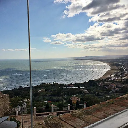 Cristian House * Vasto